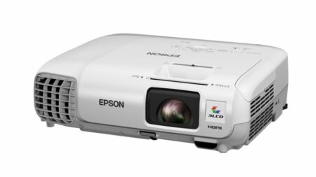 Epson predstavuje prenosné projektory do kancelárie aj do školy