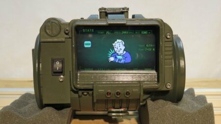 Pozrite si tento podomácky vyrobený Pip-boy 3000