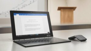 Lenovo predstavuje nový hybridný tablet Yoga Book