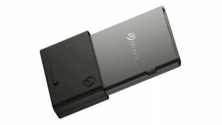 Microsoft chystá vydanie lacnejšej, 512GB rozširujúcej karty pre Xbox Series X/S