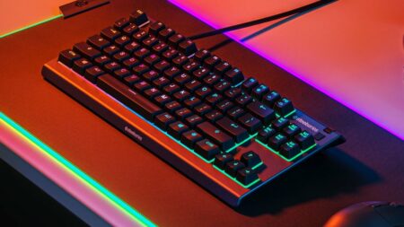 SteelSeries prináša novú vodeodolnú hernú klávesnicu Apex 3 TKL
