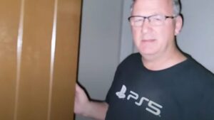 Vice-prezident PlayStation bol prepustený kvôli pedofílii