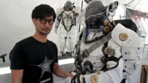 Kodžima musel upokojiť rozbesnených PlayStation fanbojov na sociálnych sieťach