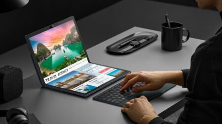 ASUS odštartuje predaj Zenbooku 17 Fold OLED na Slovensku