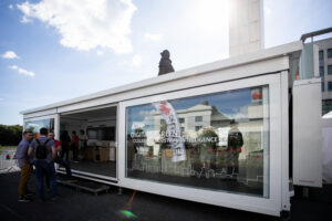 Mobilné technologické centrum Huawei dorazilo do Bratislavy