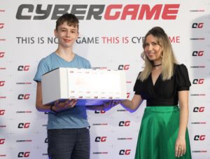 Celý svet hľadá odborníkov v kybernetickej bezpečnosti. Junior CyberGame 2024 Alex a Eva Čanová, ASUS