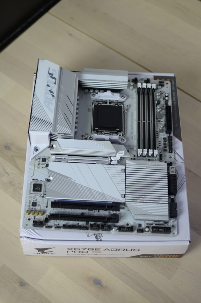 Gigabyte X670E AORUS PRO X
