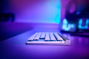 Logitech predstavuje G515, nízkoprofilovú klávesnicu novej generácie pre rýchlejšie hranie aj písanie Logitech predstavuje G515, nízkoprofilovú klávesnicu novej generácie