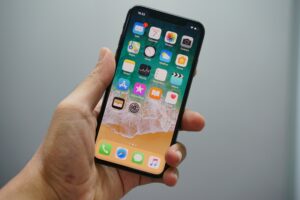 Na iPhone zariadeniach si budete môcť zvoliť aplikáciu na volanie a posielanie správ iPhone
