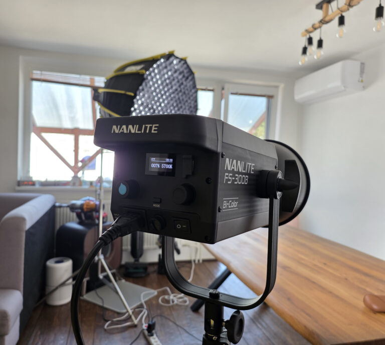 Nanlite FS-300B
