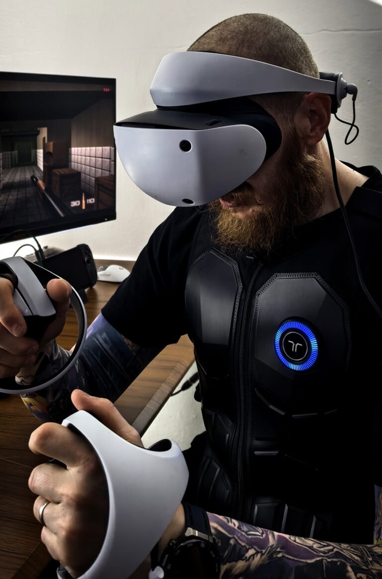 bHapctics Tactsuit PRO