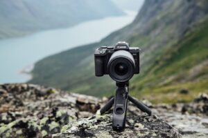 Canon predstavuje EOS R8 Mark II: Kompaktný plnoformátový fotoaparát pre tvorcov obsahu aj cestovateľov