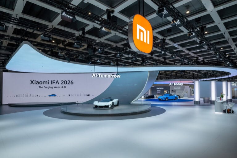 Xiaomi na veľtrhu IFA 2026 šokuje: Predstavuje virtuálny hyperšport pre Gran Turismo aj humanoidných robotov!